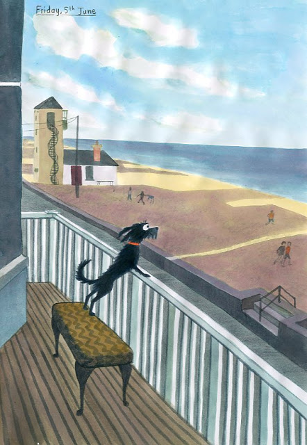 Une chienne sur un balcon regarde la mer en Angleterre