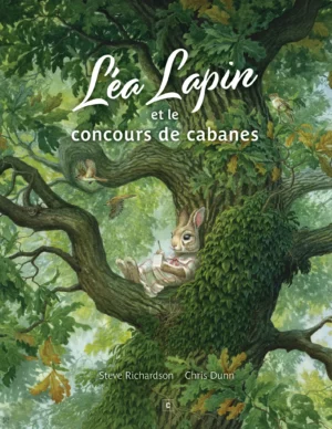 Couverture du livre Léa Lapin. On voit le personnage à la fourche d'une branche en train de rédiger des notes